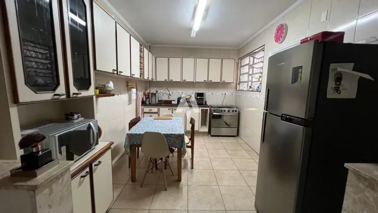 Imagem Casa sobresposta baixa com 03 dormitórios á venda em Santos