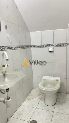 Imagem No coração da Vila Guaraciaba, esta residência une praticidade, privacidade e um espaço generoso...