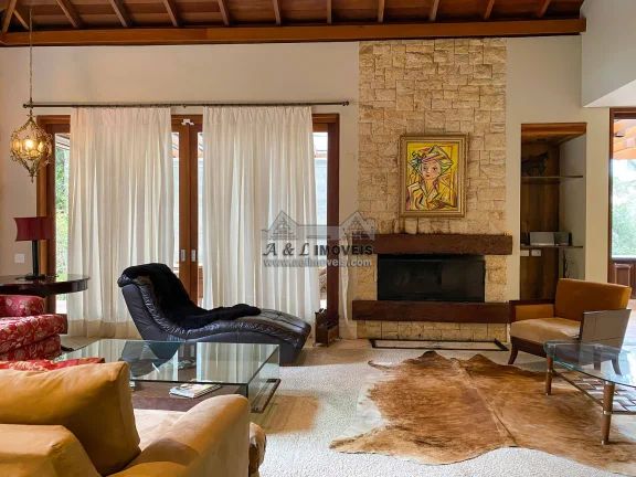 Imagem Casa à venda em Campos do Jordão - Com 04 suítes em condomínio fechado