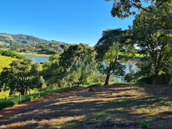 Imagem Belíssimo Terreno na Beira da Represa em Piracaia