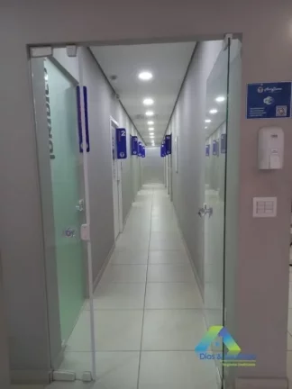 Imagem Sala Comercial com 15m² toda estruturada com cadeira odontológica em localização privilegiada na Vila das Mercês/Saúde. Ambiente ideal para profissionais dentista.