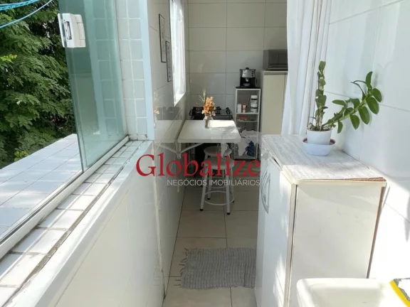 Imagem Apartamento à venda com 60m², 2 quartos, vaga demarcada por R$459.000,00 no Embaré em Santos