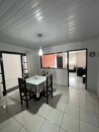 Imagem Casa com 3 dormitórios e 3 vagas de garagem - Ubatuba | São Francisco do Sul/SC