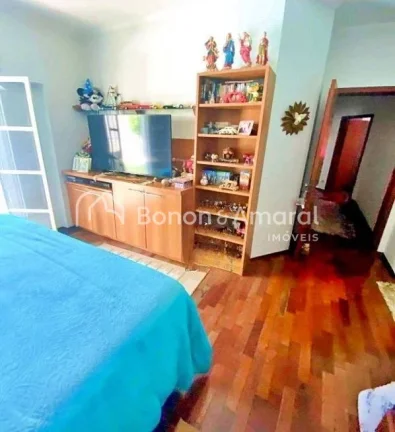 Imagem Linda casa térrea a venda, localizada em uma bela avenida arborizada da Cidade Universitária, pró...