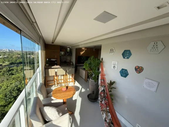 Imagem APARTAMENTO DE ALTO PADRÃO, COMPLETAMENTE REFORMADO E PRONTO PARA MORAR. NO PLATNO COM DUAS SUITES E GABINETE INFRA E DUAS VAGAS VISTA VERDE