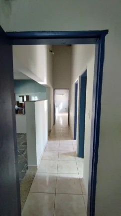 Imagem Linda casa com 03 suítes em terreno que dispõe de 2.131m² Condomínio Residencial Village da Serra!