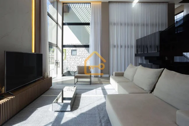 Imagem Sobrado de Luxo 4 dormitórios à venda, 1.446 m2 
Cond. Terras Sta Helena
