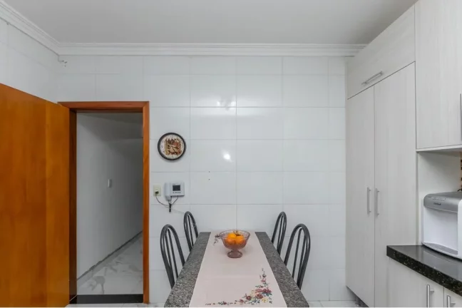 Imagem Sobrado 69m² em rua tranquila – 2 dormitórios + churrasqueira