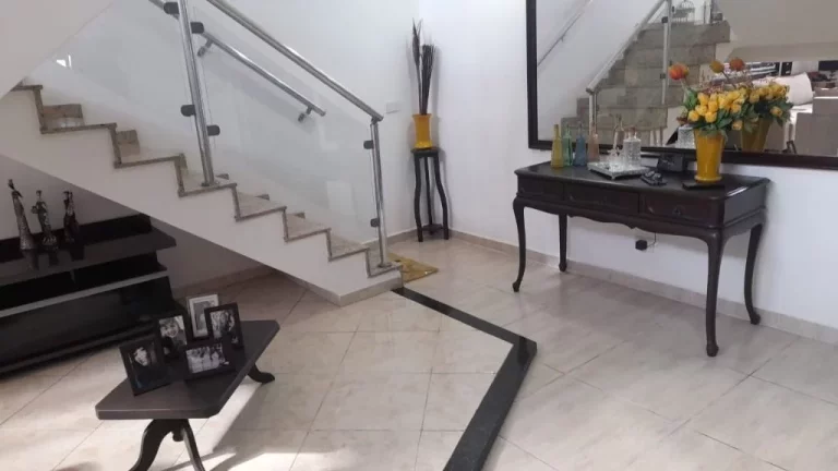 Imagem Sobrado com 4 dormitórios à venda, 327 m² por R$ 780.000,00 - Vila Amorim - Suzano/SP