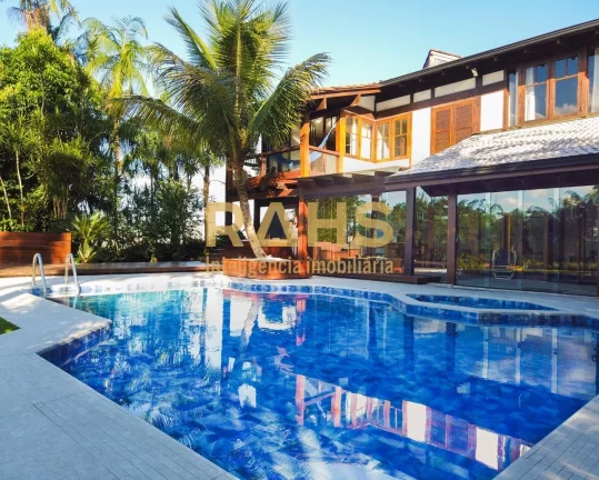 Maravilhosa residência em um dos pontos mais altos do bairro América, localizada no coração da c...