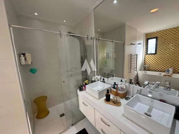Imagem Apartamento à venda com 4 dormitórios, 3 suítes e 2 vagas - Gonzaga / Santos