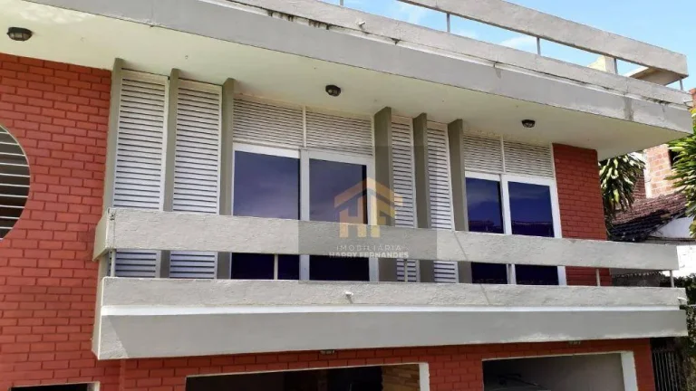 Imagem Casa com Piscina de 4 Quartos em Cajueiro, Recife
