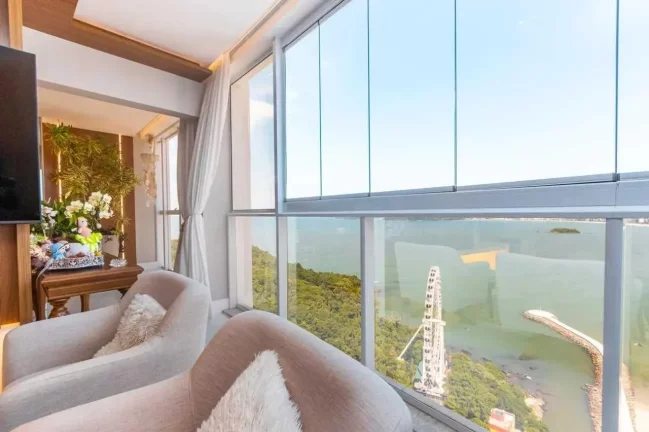 Imagem Apartamento com 4 suítes e 4 vagas de garagem no bairro Pioneiros - Balneário Camboriú