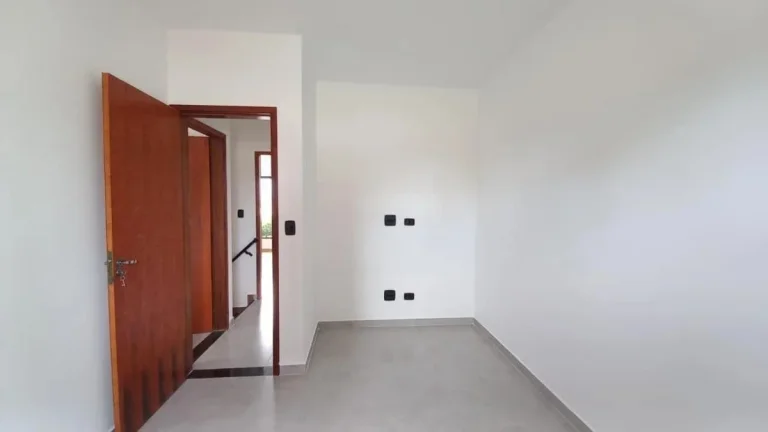 Imagem Casa para Venda em Praia Grande, Caiçara, 3 dormitórios, 1 suíte, 2 banheiros, 1 vaga