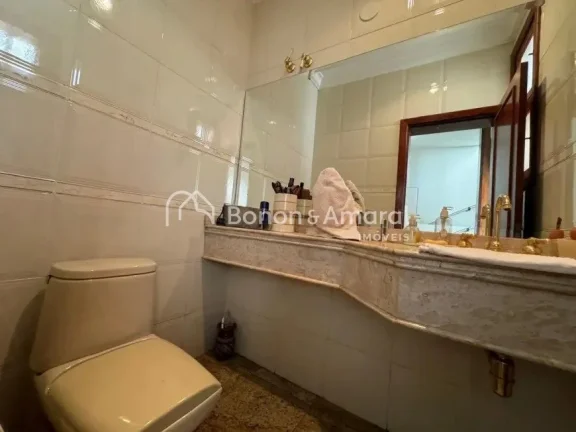 Imagem Casa charmosa e aconchegante com ambientes bem distribuídos, oferecendo hall de entrada com lavabo,...