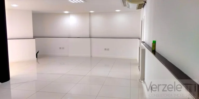 Imagem Sala Comercial para Venda em Balneário Camboriú / SC no bairro Centro