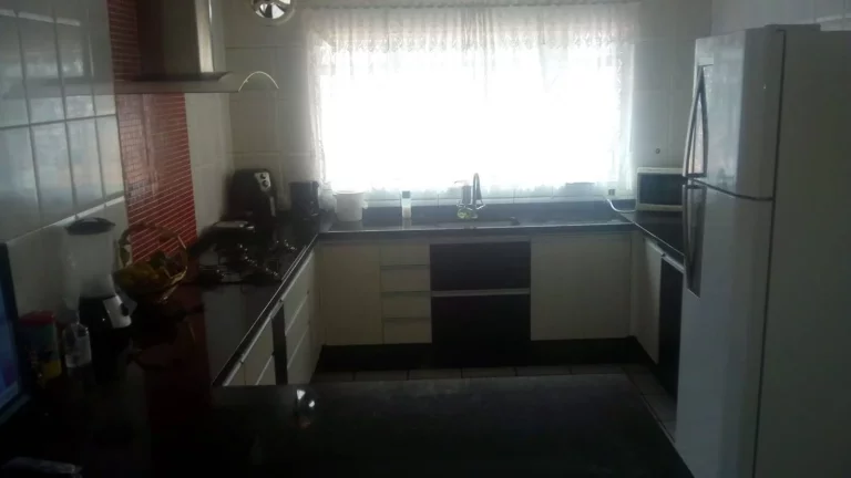 Imagem Sobrado 202 m² 3 Dormitorios sendo 1 Suíte e 7 vagas de Garagens