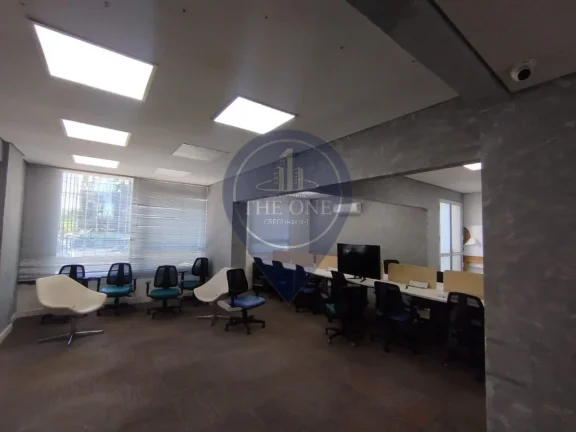 Imagem Locação de Sala Comercial de Alto Padrão no Jardim Europa, São Paulo-SP: 8 salas, 4 banheiros, 338m².