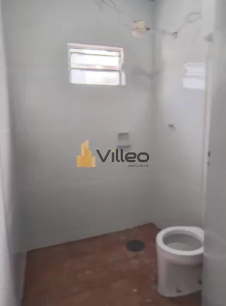 Imagem Descubra o prazer de viver em uma casa que combina elegância, espaço e localização estratégica....
