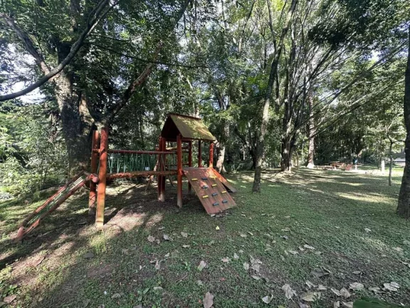 Imagem Casa contemporânea, com ótimo acabamento, muita natureza e privacidade.