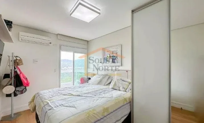Imagem Apartamento espaçoso com 200m², composto por 3 dormitórios, sendo 3 suítes, com ambientes reform...