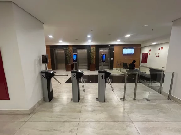 Imagem Loja Comercial – 122m² com Mezanino e Acesso Privilegiado no Centro