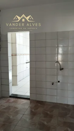 Imagem Imperdível casa para venda ou locação em Foz do Iguaçu-PR, 4 quartos, 1 suite, 2 salas, 2 banheiros, 3 vagas de garagem.