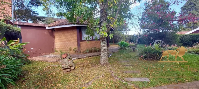 Imagem Casa com 730m², a venda, no Bairro Alto do Capivari em Campos do Jordão-SP