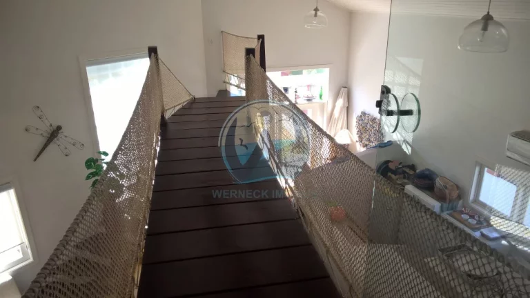 Imagem Casa em Condomínio à Venda em Ubatuba-SP: 4 Quartos, 2 Suítes, 151m² - Bairro Horto Florestal