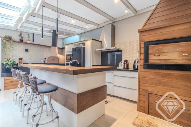 Imagem Casa com 4 dormitórios, 2 suítes, terraço e espaço gourmet no Tristeza

Casa em condomínio fech...
