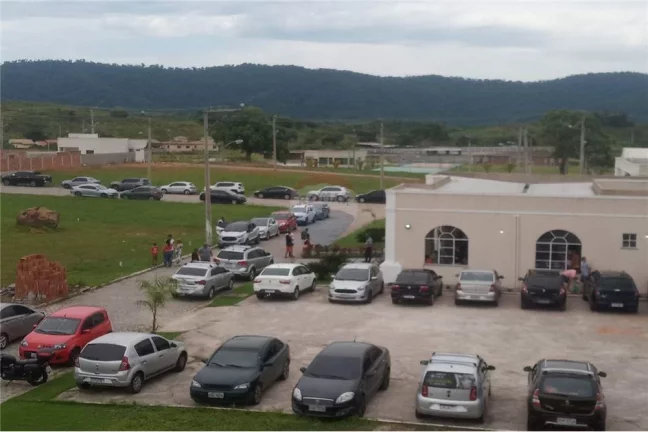 Imagem Lindo e Plano Terreno em Condomínio com Lazer Completo.