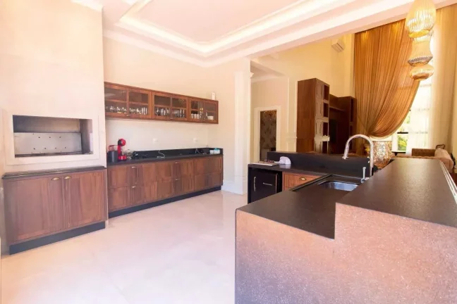 Imagem Mansão mobiliada com 4 dormitórios e 5 vagas de garagem em Itapema