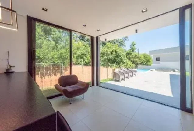 Imagem Casa em Condomínio com 5 dormitórios sendo 4 suites 340m²,