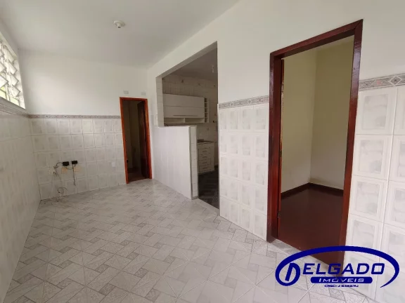 Imagem DELGADO aluga CASA fins COMERCIAIS em VENDA DAS PEDRAS, Itaboraí-RJ, com 4 quartos, 2 suítes, 2 salas, 1 banheiro, 6 vagas de garagem!