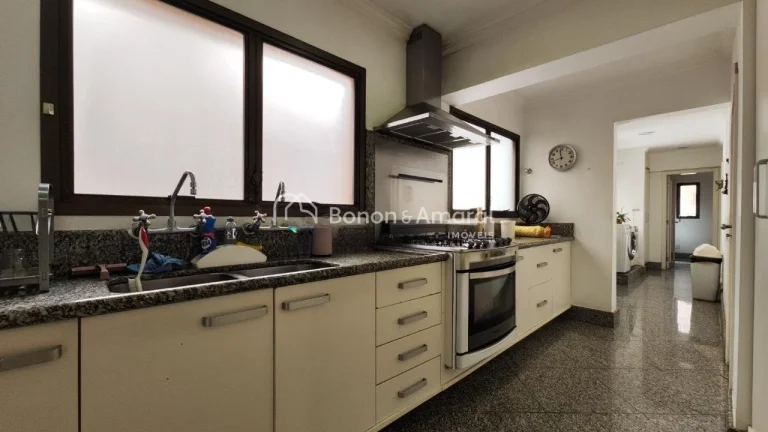 Imagem Sofisticação e exclusividade em um dos endereços mais nobres de Campinas. Este amplo apartamento,...