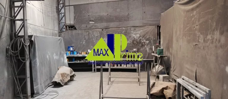Imagem Galpão Comercial à Venda na Vila Ré, São Paulo-SP: 5 Salas, 4 Banheiros, 8 Vagas de Garagem, 782m² de Área.