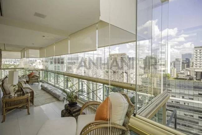 Imagem Apartamento de alto padrão à venda em São Paulo-SP, Jardim Europa: 3 quartos, 3 suítes, 5 salas, 7 banheiros, 5 vagas, 460m². Venha conferir!
