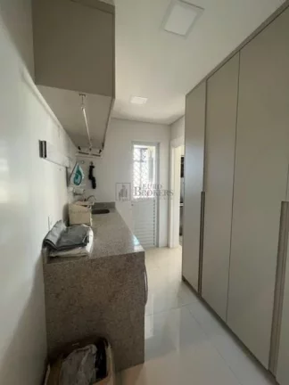 Imagem Apartamento com 4 dormitórios à venda no Centro de Balneário Camboriú/SC