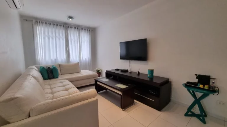 Imagem PITANGUEIRAS- CALÇADÃO TOTALMENTE REFORMADO E DECORADO , GARAGEM NO PRÉDIO.