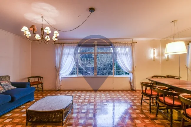 Imagem Casa de luxo na Vila Mariana: 4 quartos, 4 suítes, 2 salas, 6 banheiros, 2 vagas de garagem, 257m² - São Paulo-SP
