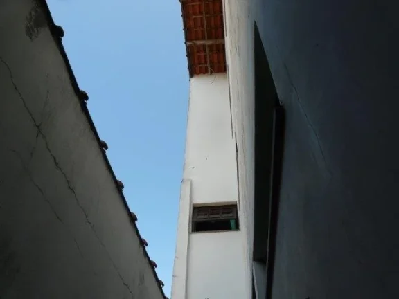 Imagem ???? Sobrado Amplo com Estilo Clássico - 4 Quartos, Suíte com Banheira e Muito Espaço!