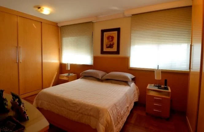 Imagem Apartamento 190 M², 3Q, 3 suítes, face norte, elevador privativo, 5 banheiros, 4 vagas, piscina, academia, sauna, quadra, salão de festas e jogos.