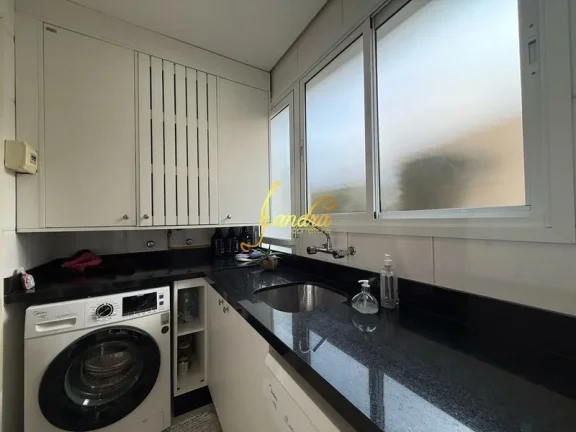 Imagem Sobrado mobiliado e decorado com piscina