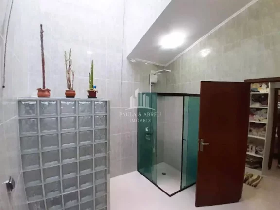 Imagem Sobrado de Alto Padrão, 3 Dormitórios com Sacadas, sendo 1 Suíte com Closet, Piscina Aquecida (5 X 9mts) na Vila Bocaina, Mauá-SP