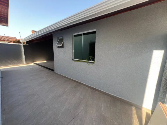 Imagem Casa Térrea á venda, apenas 600m da praia à venda, totalmente reformada