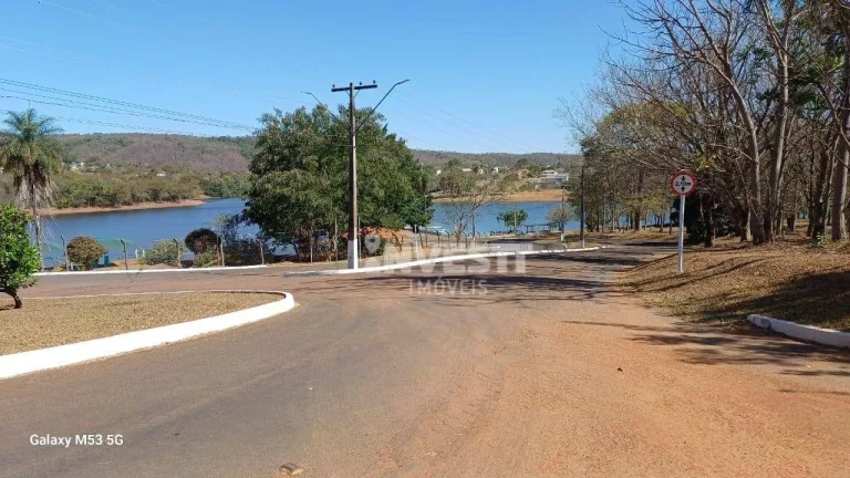 Terreno à venda no Centro de Hidrolândia/GO