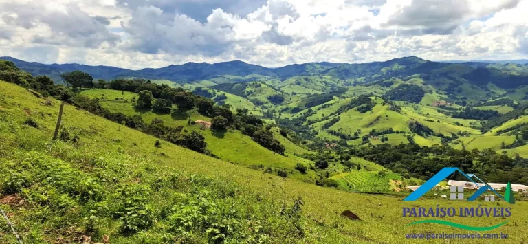 Imagem Terreno Rural dos Sonhos: Cachoeiras, Bares e uma Vila Charmosa