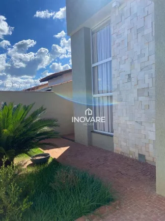 Imagem Casa com 3 dormitórios à venda, 202 m² por R$ 850.000,00 - Setor Paranaíba - Itumbiara/GO