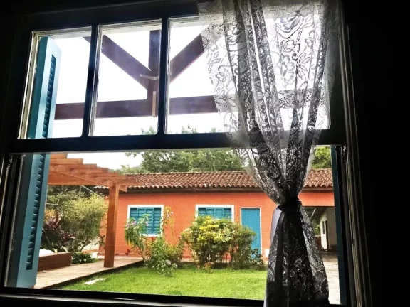 Imagem Linda casa às venda ou locação no centro de Iguape/SP