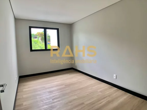 Imagem Sobrado Alto padrão a venda com 160,87 m² de área construída, 1 suíte e 2 quartos a venda no me...